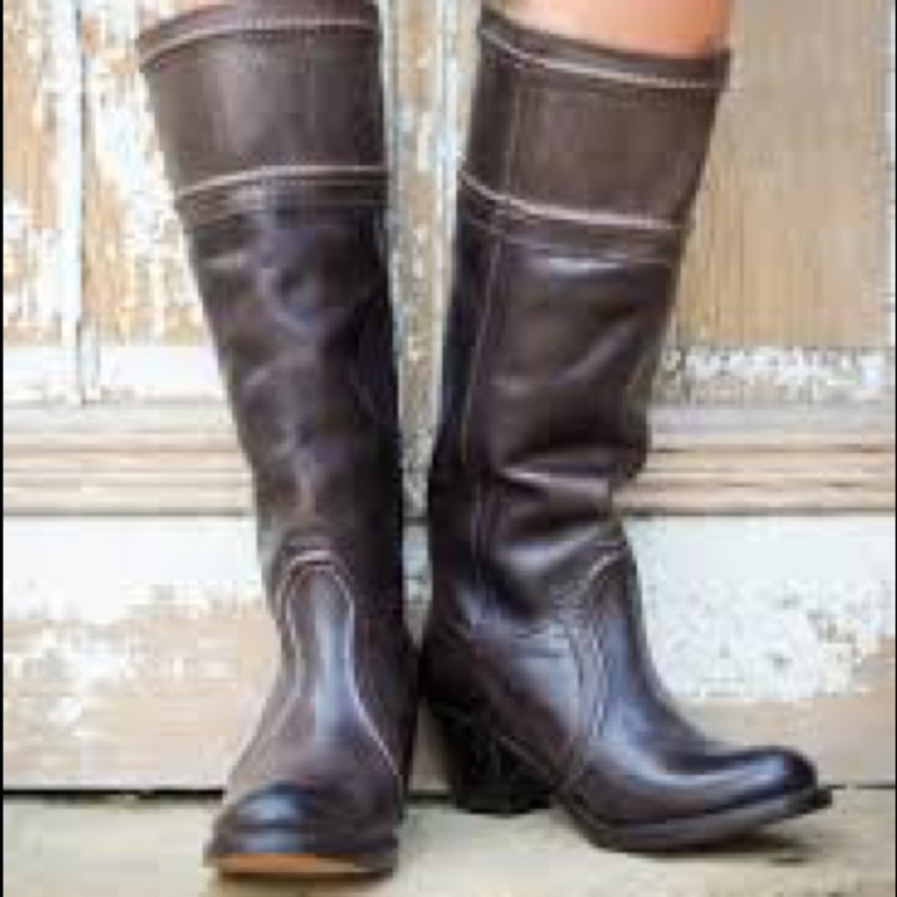•FRYE• "Jane" Brown leather Boots